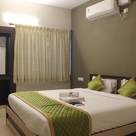 Hotel Viswa Residency By Azalea à Madurai Extérieur photo