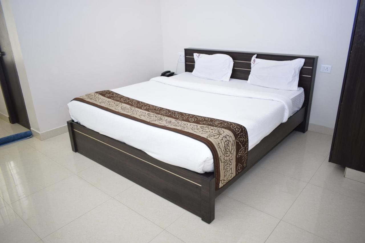 Hotel Viswa Residency By Azalea à Madurai Extérieur photo