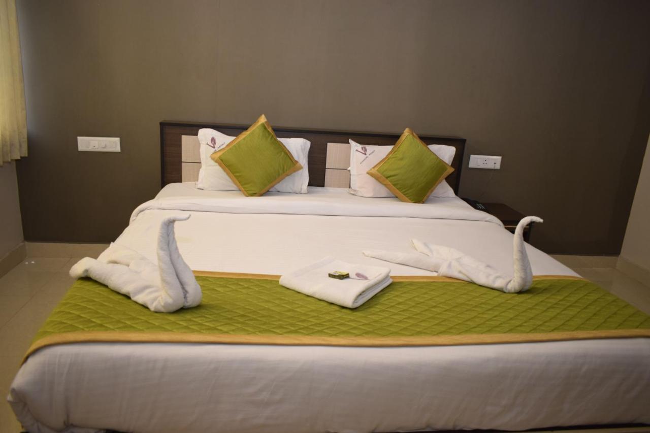 Hotel Viswa Residency By Azalea à Madurai Extérieur photo