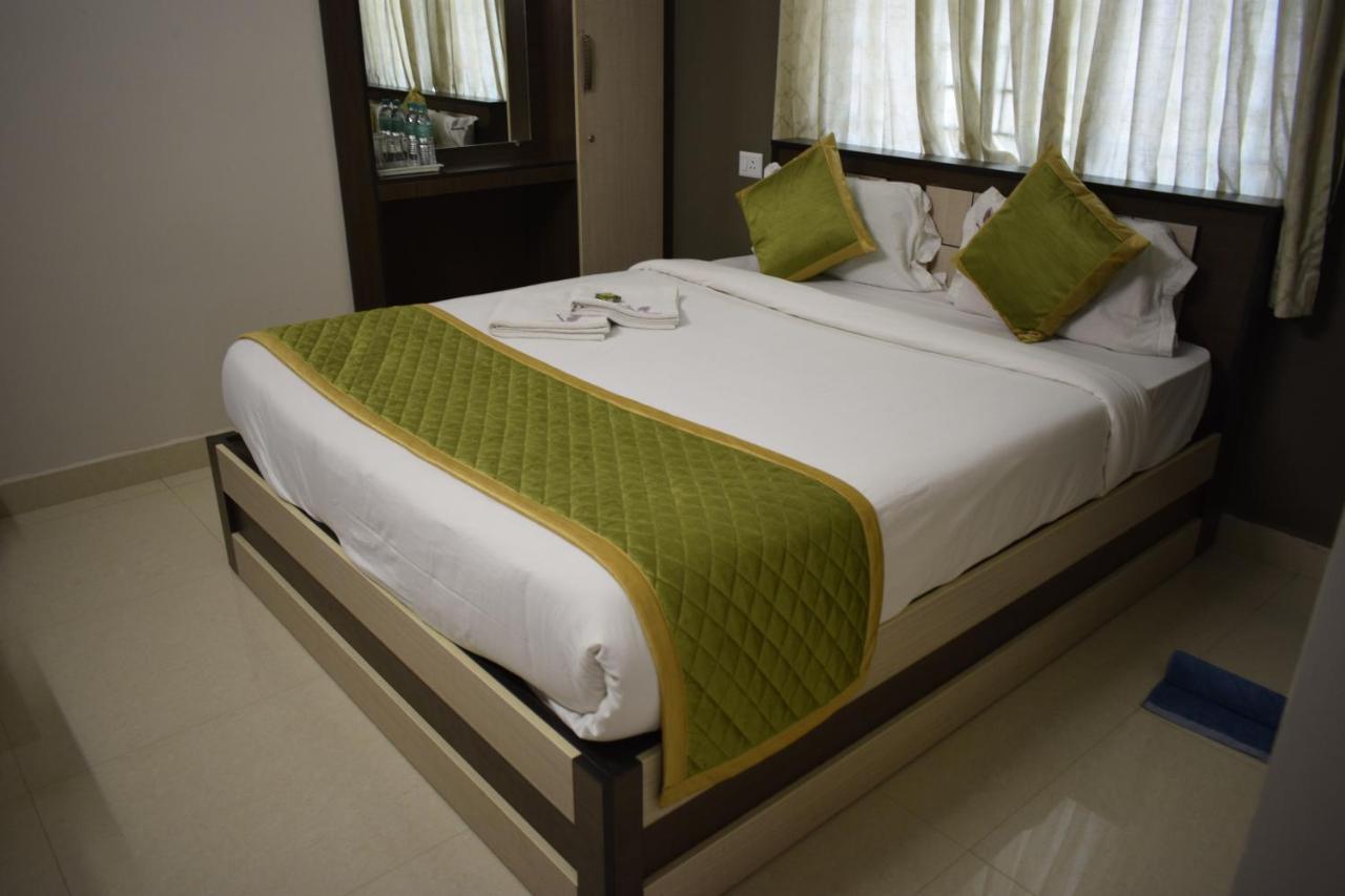 Hotel Viswa Residency By Azalea à Madurai Extérieur photo