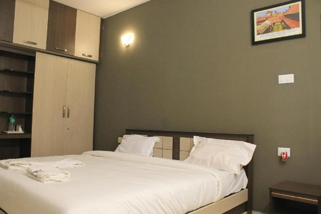 Hotel Viswa Residency By Azalea à Madurai Extérieur photo