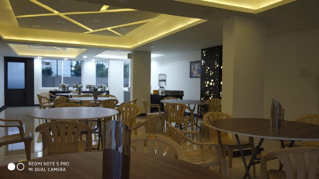 Hotel Viswa Residency By Azalea à Madurai Extérieur photo