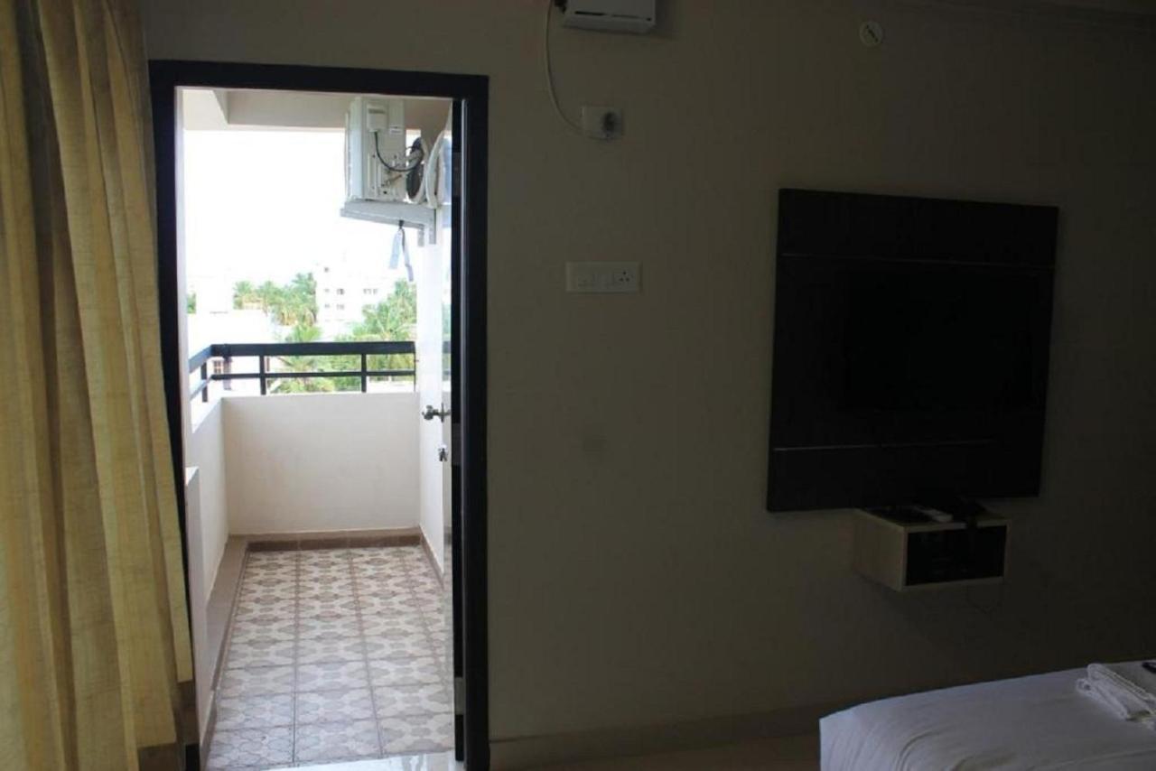 Hotel Viswa Residency By Azalea à Madurai Extérieur photo
