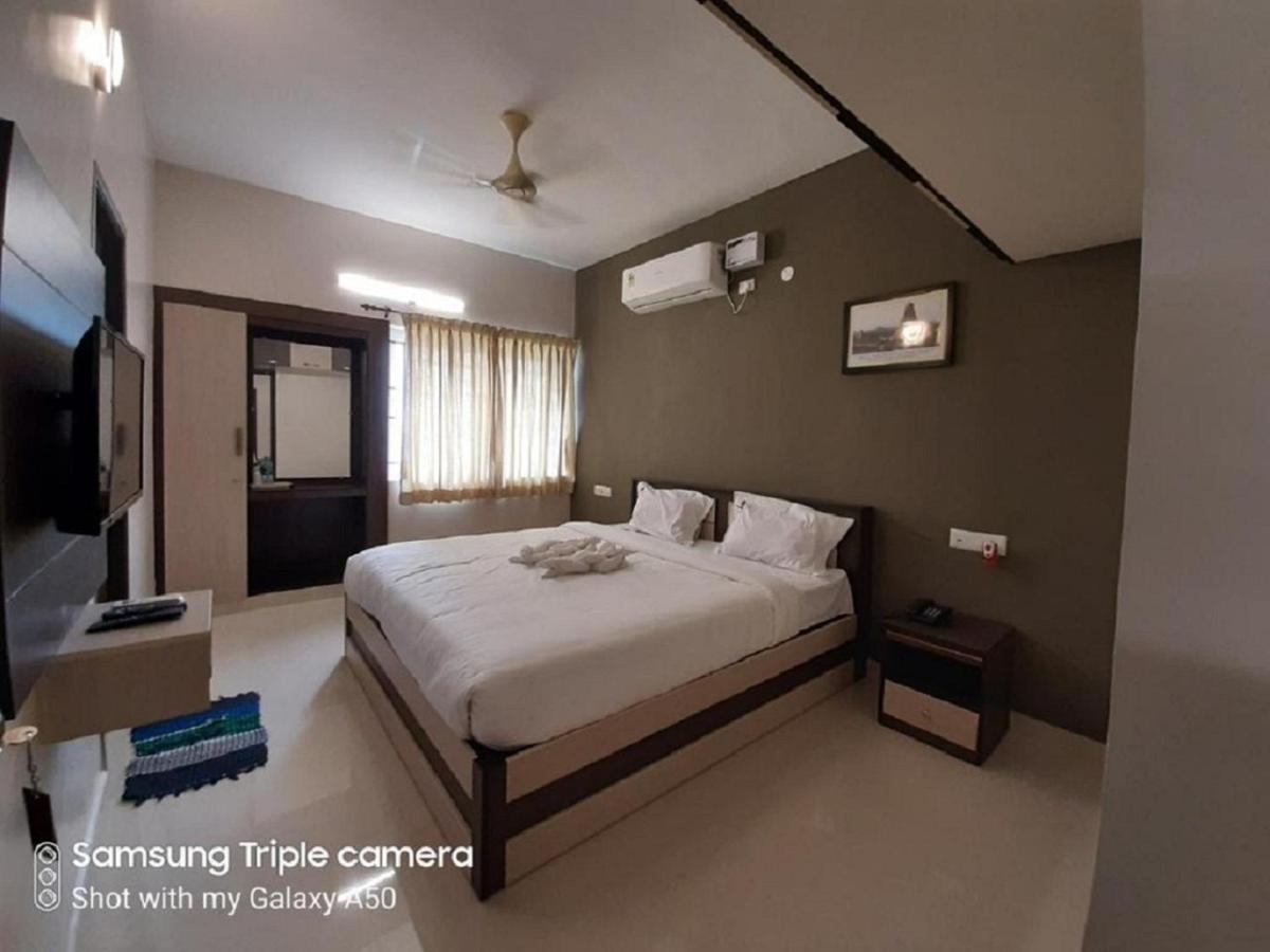 Hotel Viswa Residency By Azalea à Madurai Extérieur photo