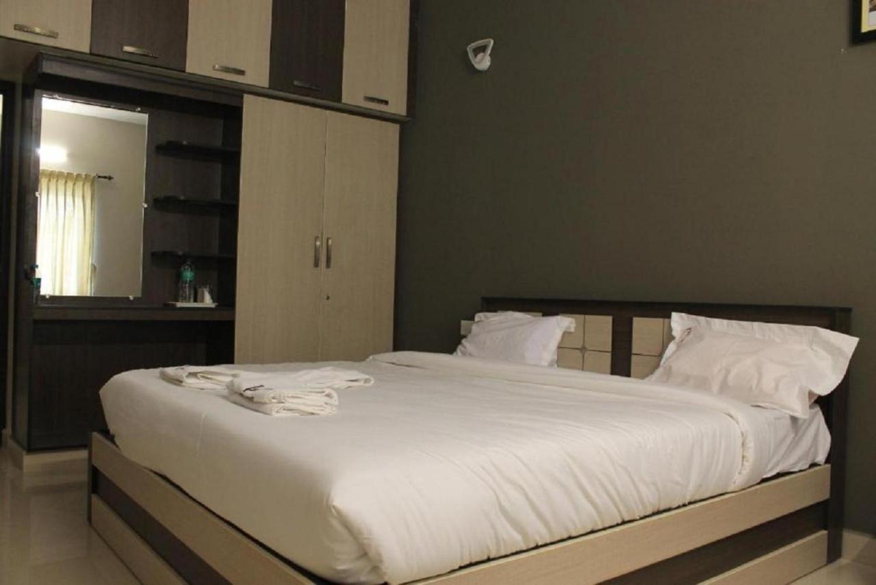 Hotel Viswa Residency By Azalea à Madurai Extérieur photo