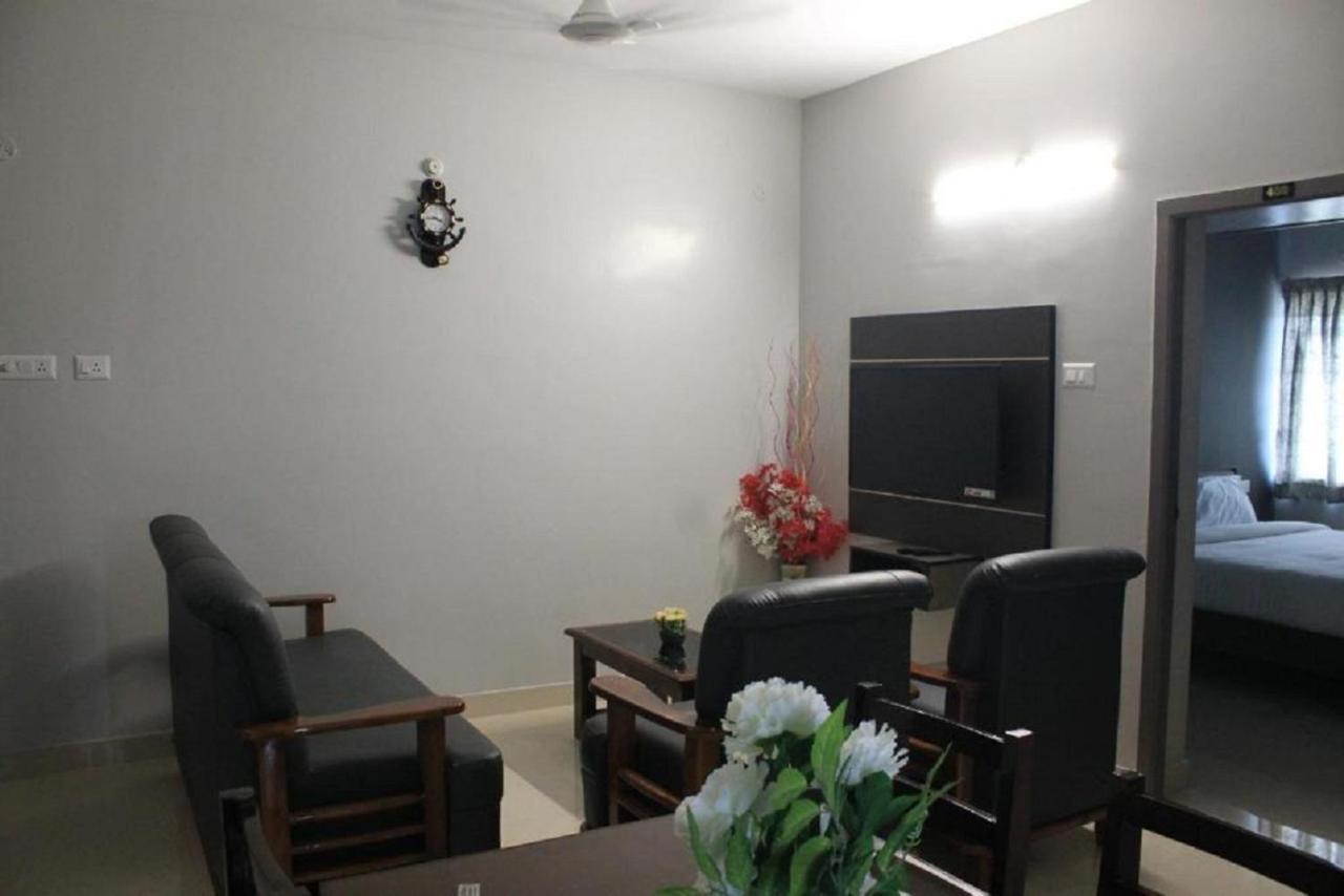 Hotel Viswa Residency By Azalea à Madurai Extérieur photo