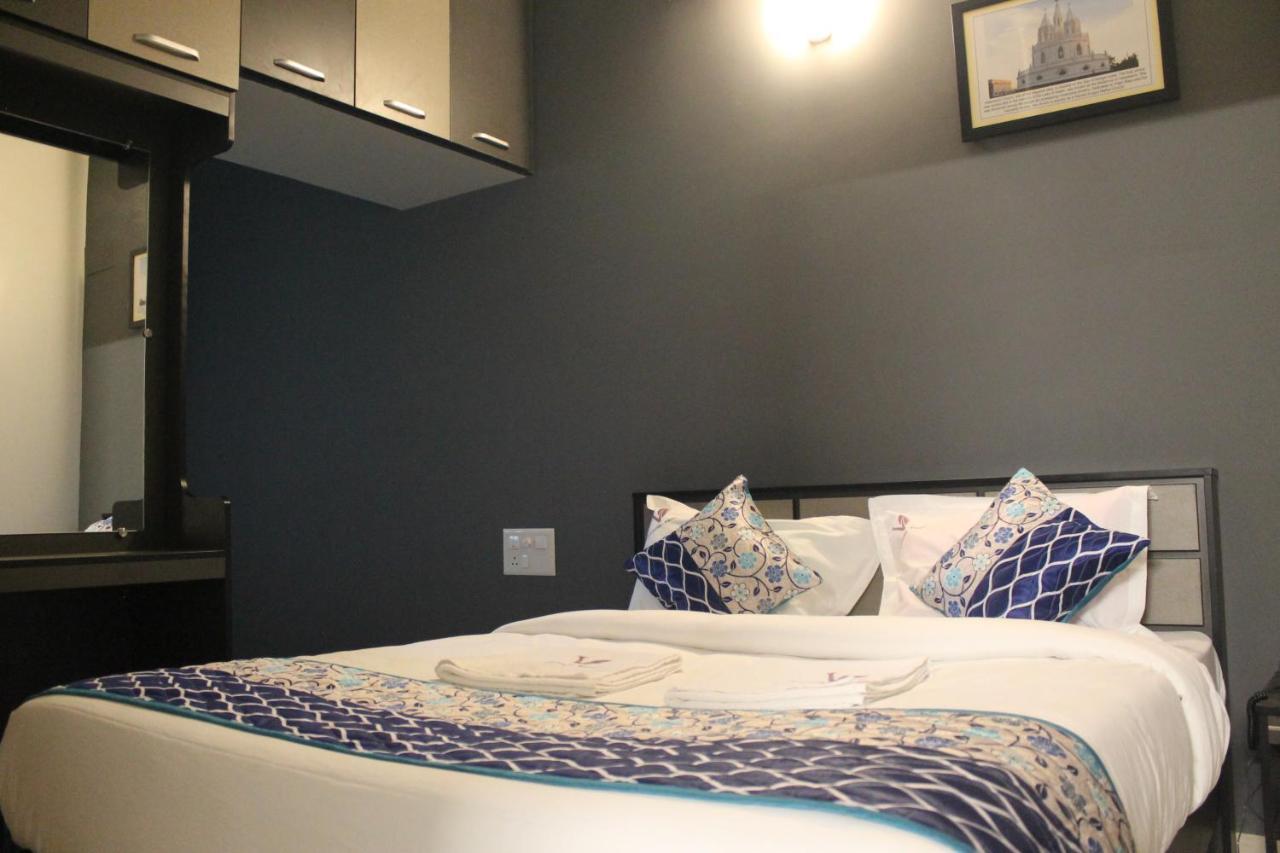Hotel Viswa Residency By Azalea à Madurai Extérieur photo