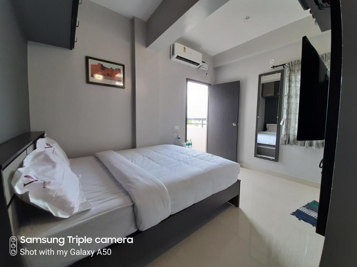 Hotel Viswa Residency By Azalea à Madurai Extérieur photo