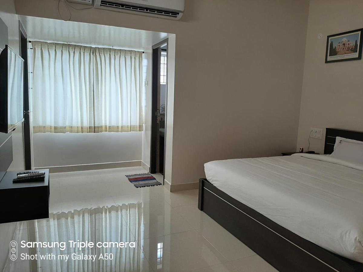 Hotel Viswa Residency By Azalea à Madurai Extérieur photo